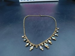 UNMARKED TEARDROP NECKLACE